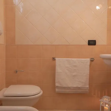 Stylish Le Fontane 1 Bedrapt B3 Sleeps 3 * Villasimius