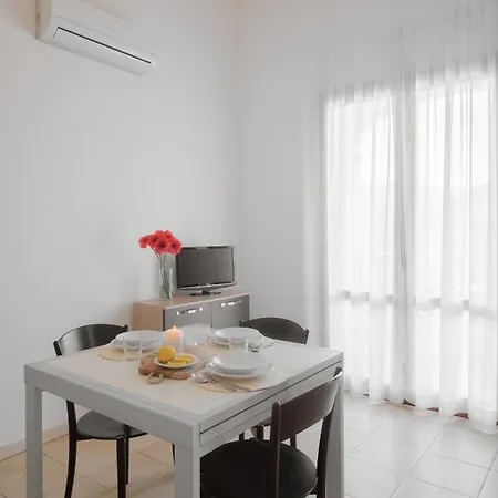 Stylish Le Fontane 1 Bedrapt B3 Sleeps 3 Appartement