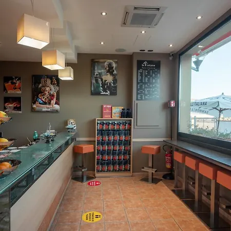 Stylish Le Fontane 1 Bedrapt B3 Sleeps 3 ヴィッラシミーウス