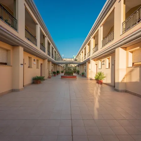 Stylish Le Fontane 1 Bedrapt B3 Sleeps 3 アパート