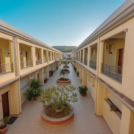 Stylish Le Fontane 1 Bedrapt B3 Sleeps 3 アパート