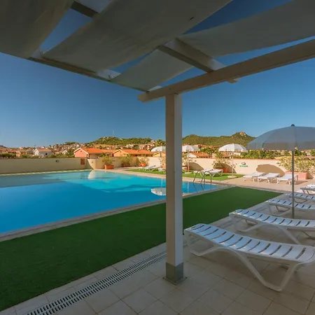 Apartment Stylish Le Fontane 1 Bedrapt B3 Sleeps 3 Villasimius